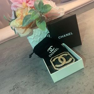 Meet your Posher, Yhenn